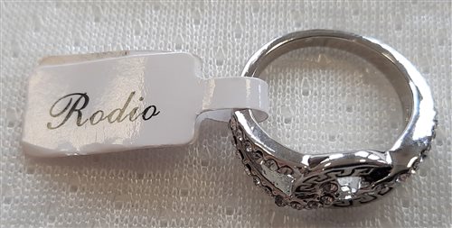 štrasový prsteň „rodio“ striebornej farby č
