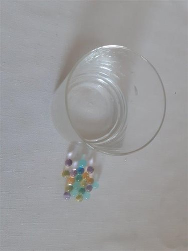 detská hračka – vodné hydrogélové guľôčky do pušky s označením „kik kx4086“ 