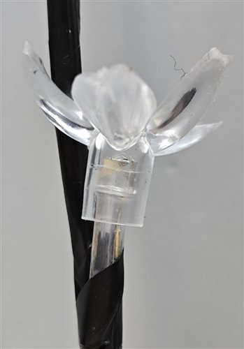 svietiaci stromček s plastovým ukončením led svetelných zdrojov v tvare kvetu 